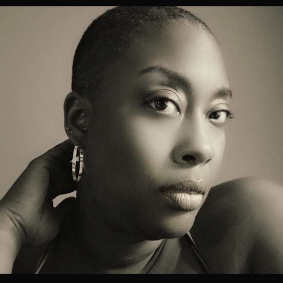 Meet your Posher, Bebe - Picture 1 of 8